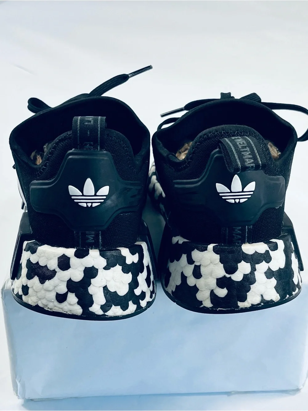 Adidas Youth NMD R 1 Running Shoes #GW9594 Black White Speckled Boys:6 Sneakers